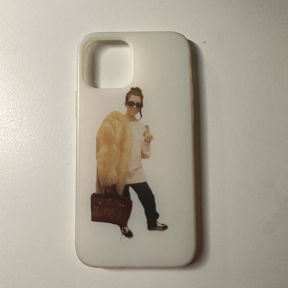 SCROLL - 5 different iphone 12 pro phone cases! 🥰 - Picture 6 of 10